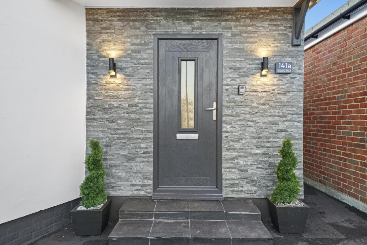 Modern Bungalow In Maidstone Sleeps 5 With Free Parking Dış mekan fotoğraf
