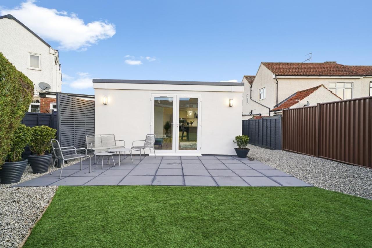 Modern Bungalow In Maidstone Sleeps 5 With Free Parking Dış mekan fotoğraf