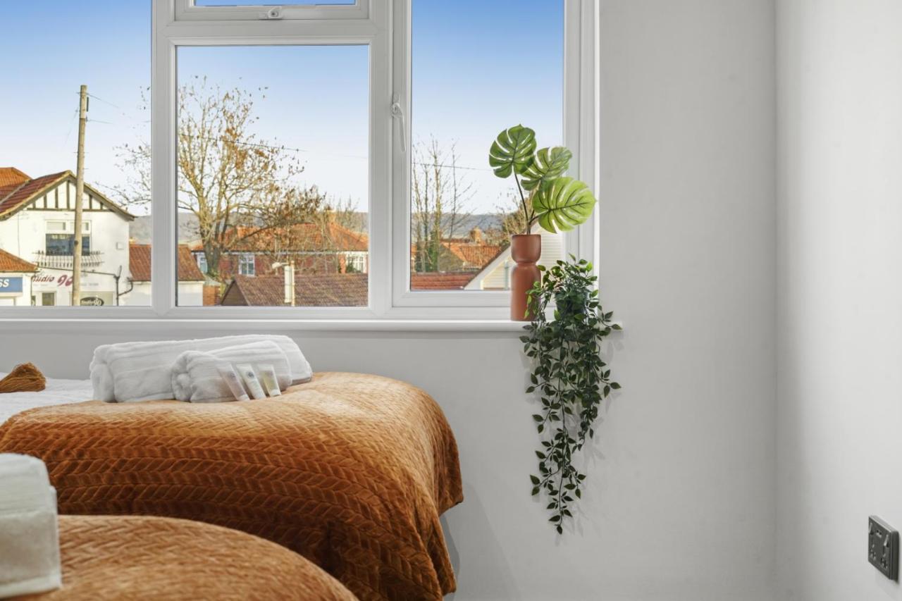 Modern Bungalow In Maidstone Sleeps 5 With Free Parking Dış mekan fotoğraf