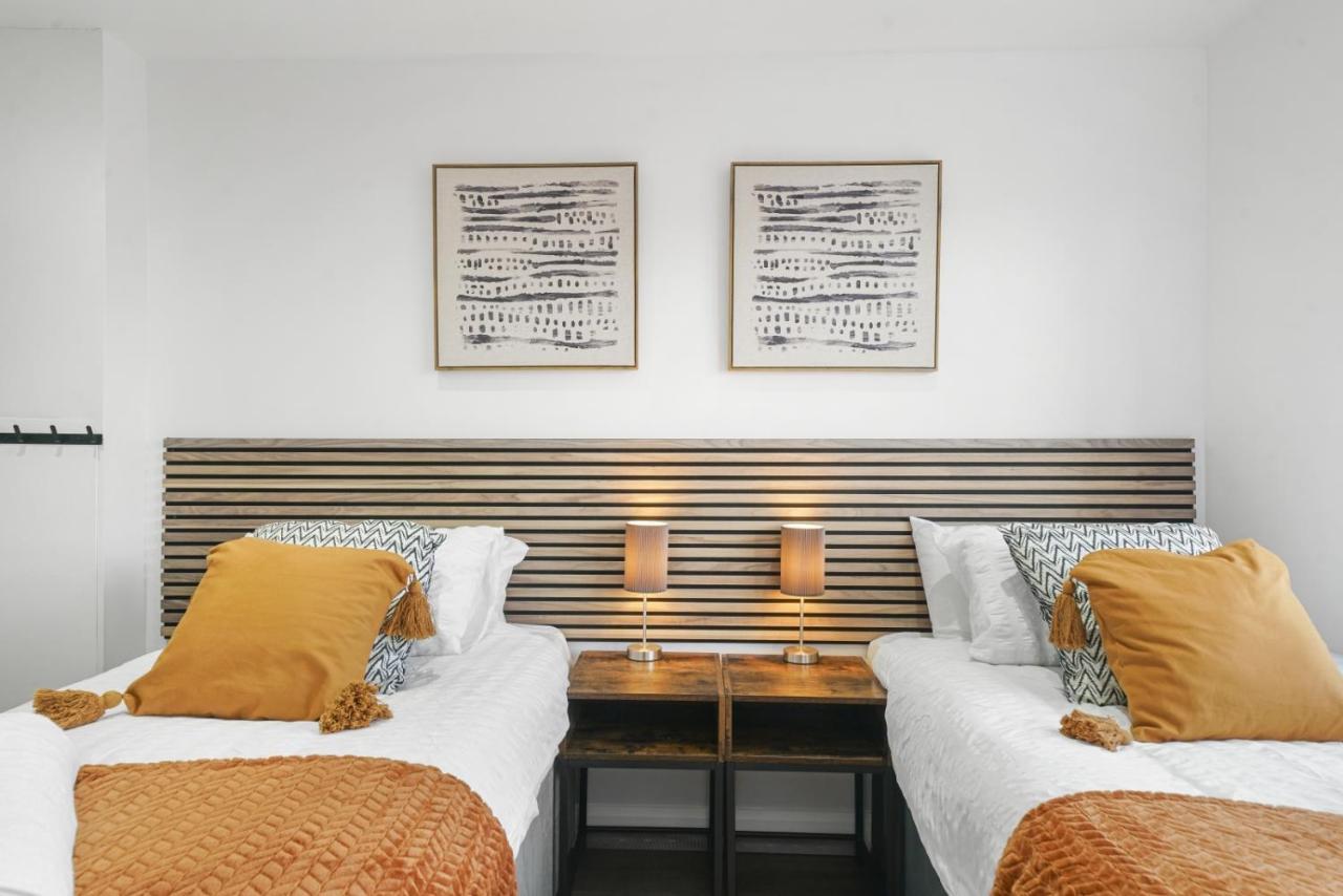 Modern Bungalow In Maidstone Sleeps 5 With Free Parking Dış mekan fotoğraf