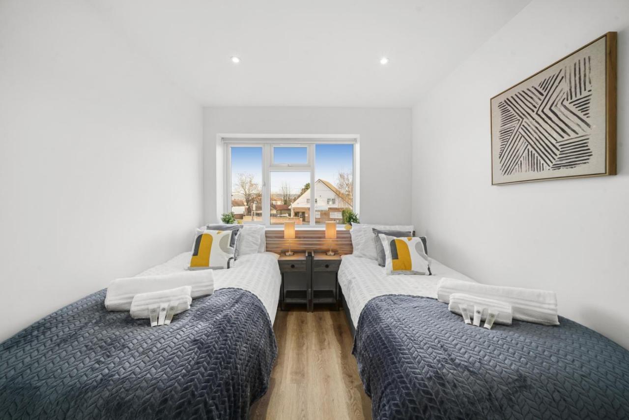 Modern Bungalow In Maidstone Sleeps 5 With Free Parking Dış mekan fotoğraf
